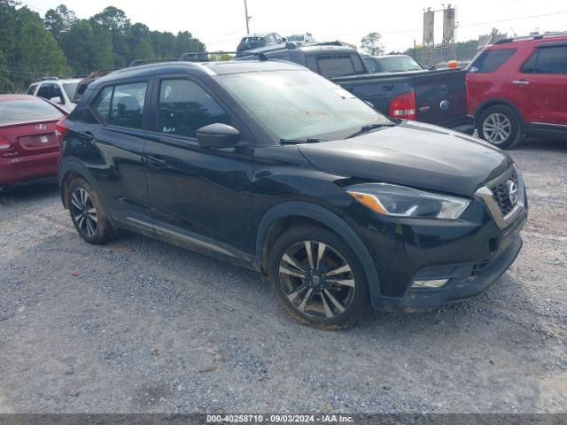  Salvage Nissan Kicks