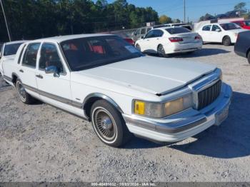  Salvage Lincoln Towncar