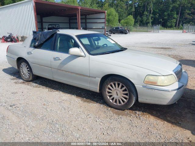  Salvage Lincoln Towncar