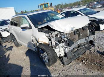  Salvage Toyota Highlander