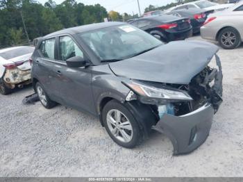  Salvage Nissan Kicks