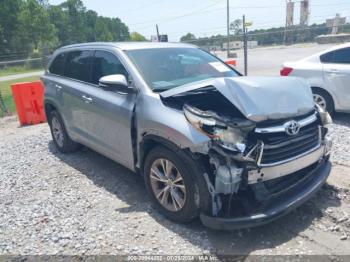  Salvage Toyota Highlander