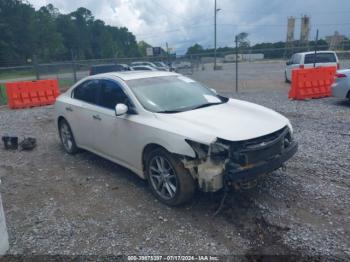  Salvage Nissan Maxima