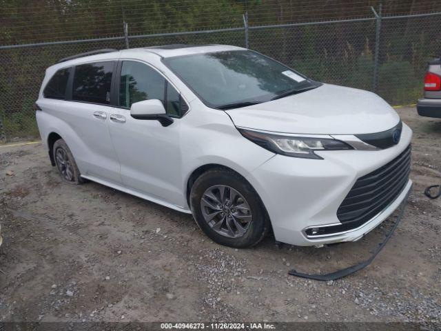  Salvage Toyota Sienna