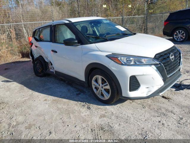  Salvage Nissan Kicks