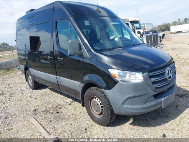  Salvage Mercedes-Benz Sprinter 2500