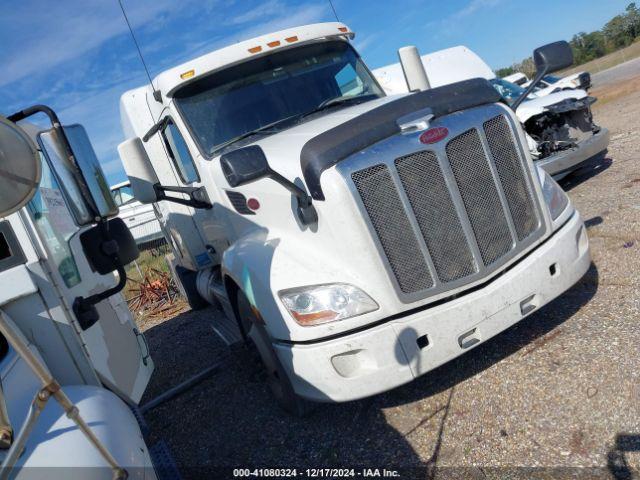  Salvage Peterbilt 579