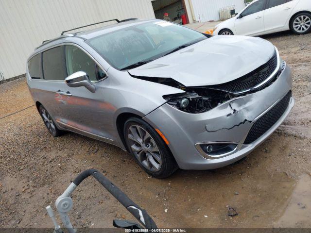  Salvage Chrysler Pacifica