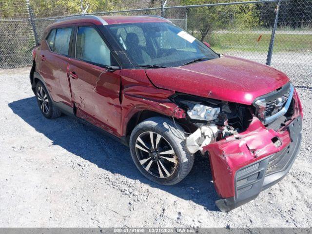  Salvage Nissan Kicks