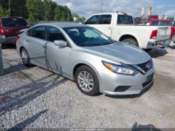  Salvage Nissan Altima