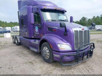  Salvage Peterbilt 579