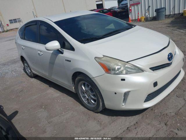  Salvage Toyota Prius v