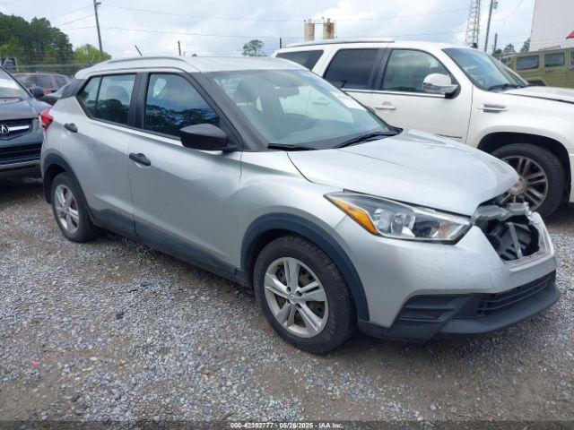  Salvage Nissan Kicks