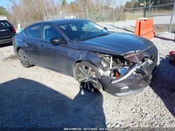  Salvage Nissan Altima
