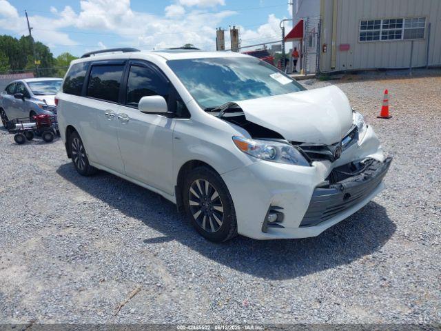  Salvage Toyota Sienna