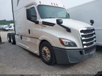  Salvage Freightliner New Cascadia 126