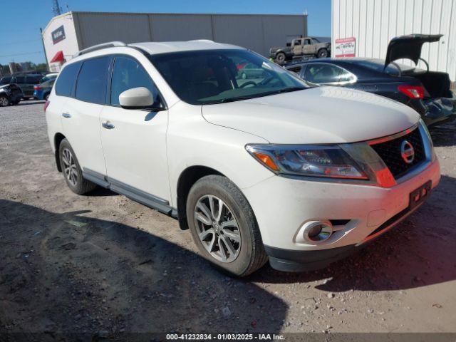  Salvage Nissan Pathfinder