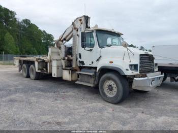  Salvage Freightliner 114sd
