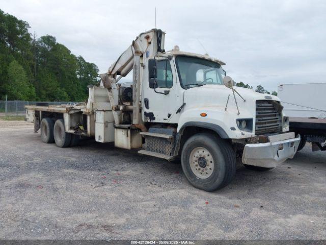  Salvage Freightliner 114sd