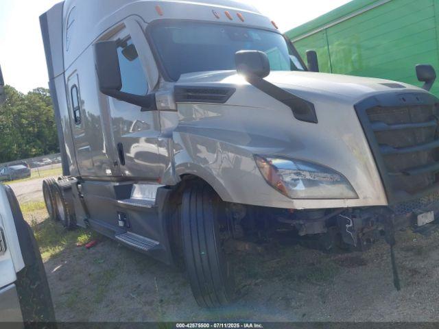  Salvage Freightliner New Cascadia 126