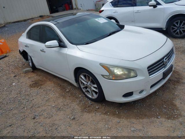  Salvage Nissan Maxima