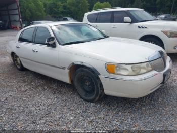  Salvage Lincoln Towncar