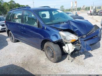  Salvage Toyota Sienna