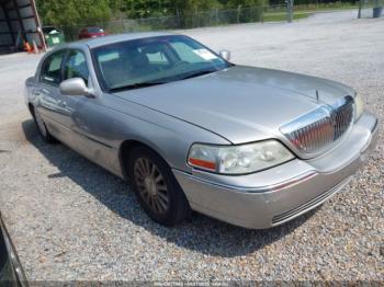  Salvage Lincoln Towncar