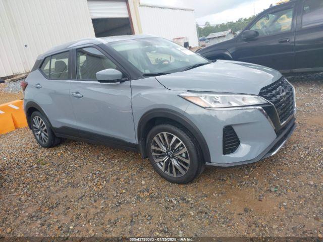  Salvage Nissan Kicks