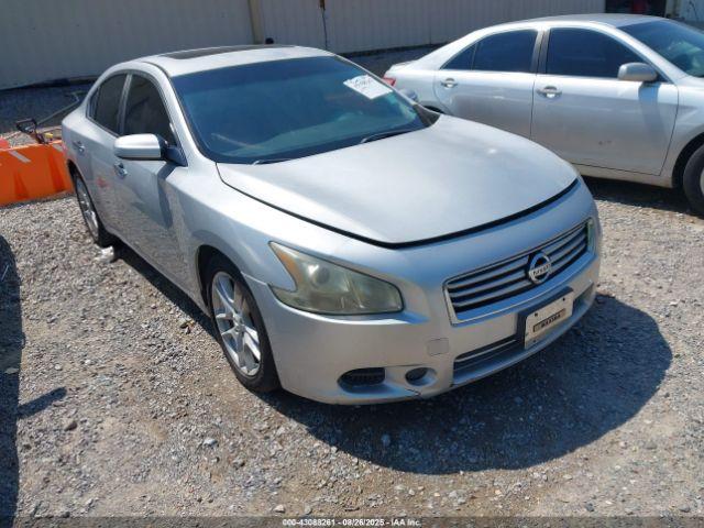  Salvage Nissan Maxima