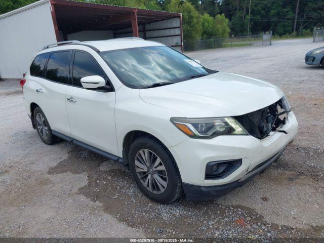  Salvage Nissan Pathfinder
