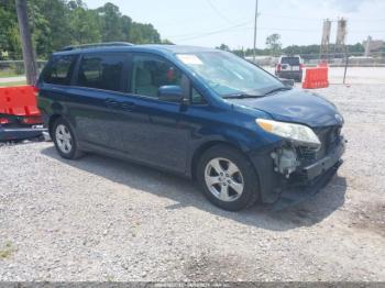  Salvage Toyota Sienna