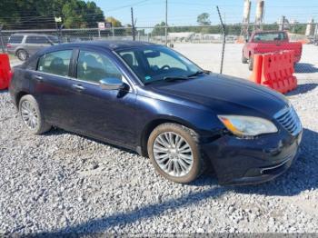  Salvage Chrysler 200
