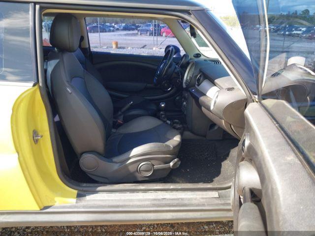 MINI Cooper Image 10