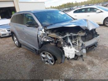  Salvage Toyota Highlander