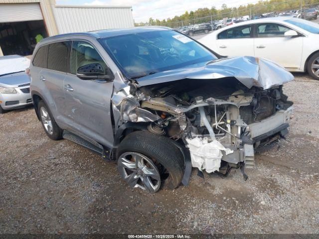  Salvage Toyota Highlander