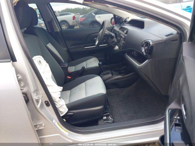 Toyota Prius c Two Image 7