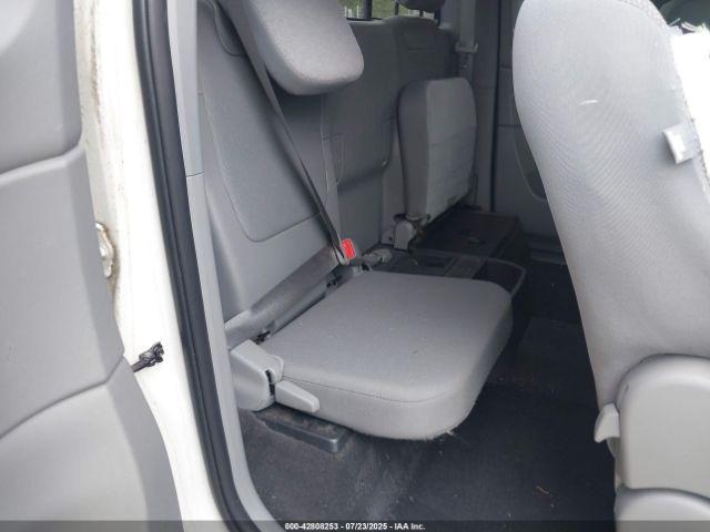 Toyota Tacoma Image 11