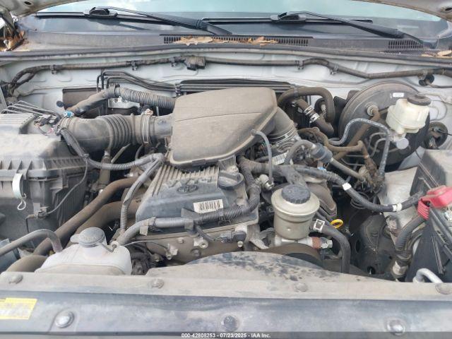 Toyota Tacoma Image 16