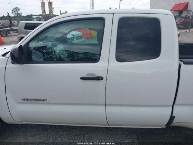 Toyota Tacoma Image 17