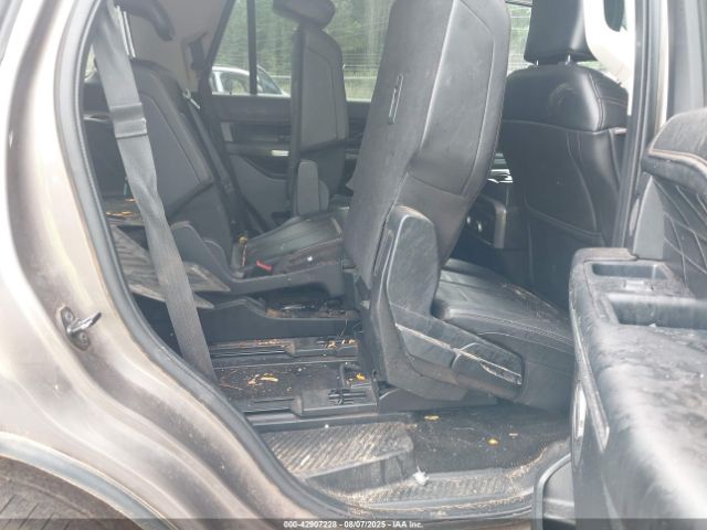 Ford Expedition Platinum Image 3