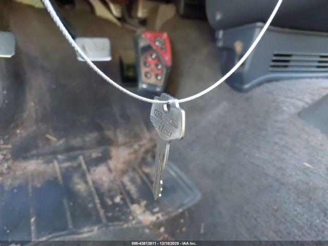 Nissan Truck Image 12