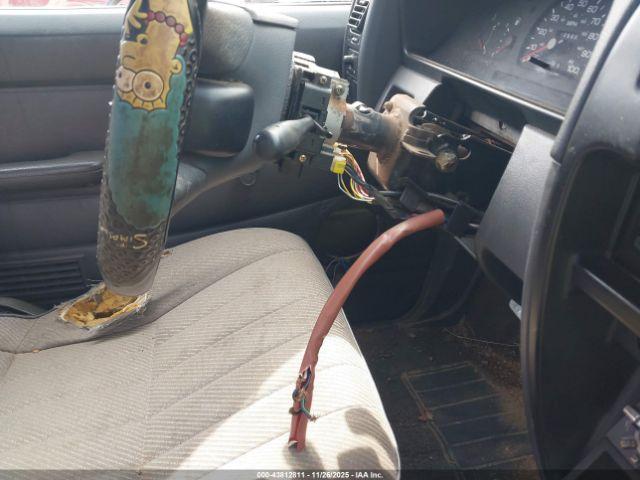 Nissan Truck Image 11