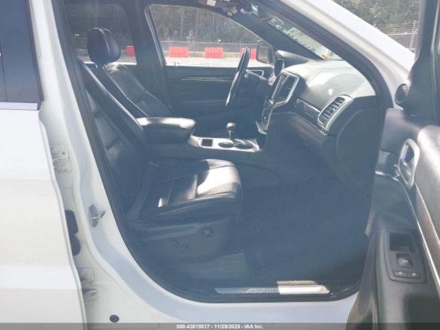 Jeep Grand Cherokee Overland Image 15