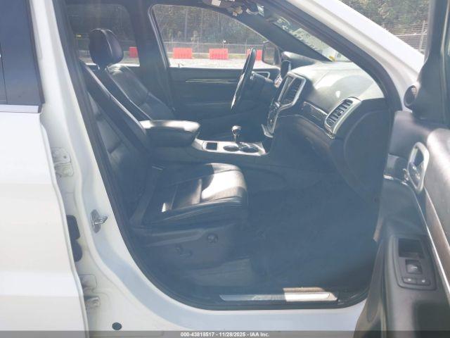 Jeep Grand Cherokee Overland Image 15