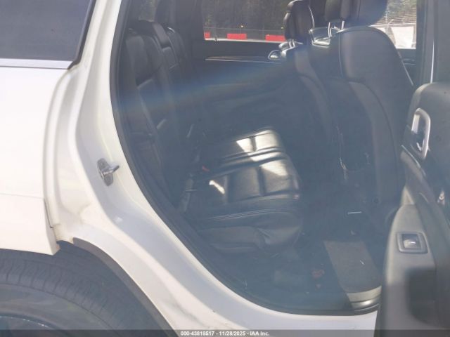 Jeep Grand Cherokee Overland Image 2