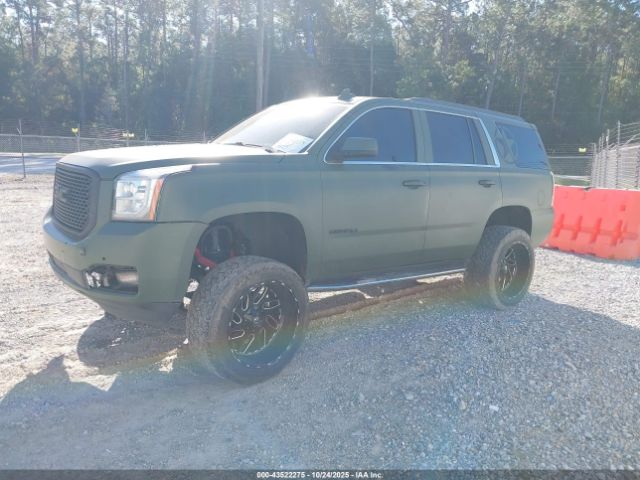 GMC Yukon Denali Image 16