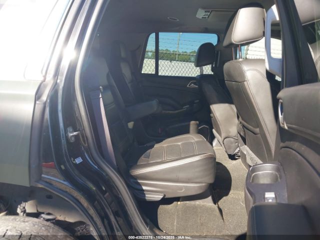 GMC Yukon Denali Image 6