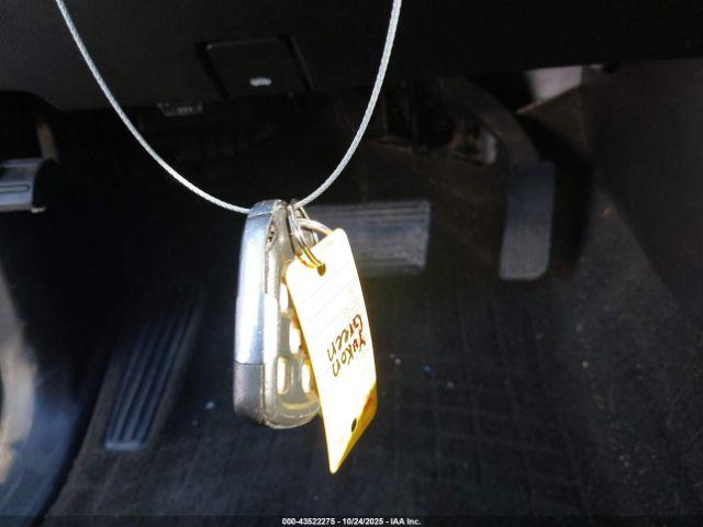 GMC Yukon Denali Image 14