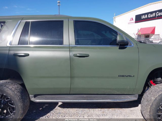 GMC Yukon Denali Image 9